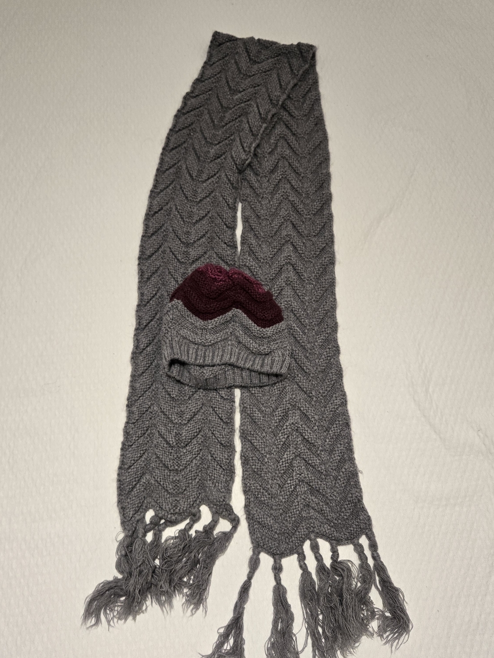Preloved Covington Gray Knit Scarf and Beanie Set with Wine Accent